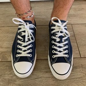 Navy Blue Converse men’s 10.5 / women’s 12.5!